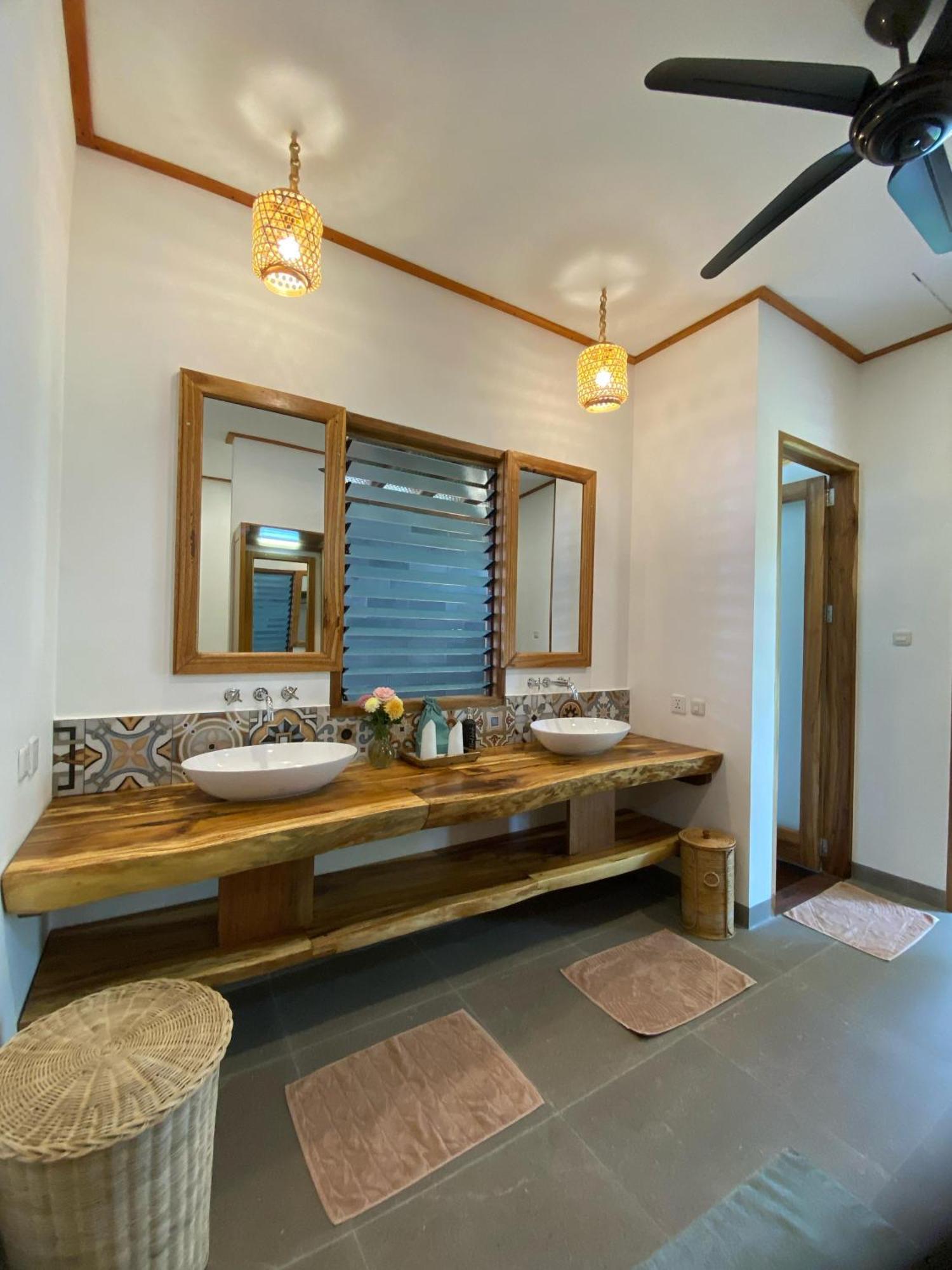 Murex Dive Resort Manado Kültér fotó
